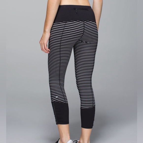 lululemon athletica Pants - Lululemon Runday Crop Leggings